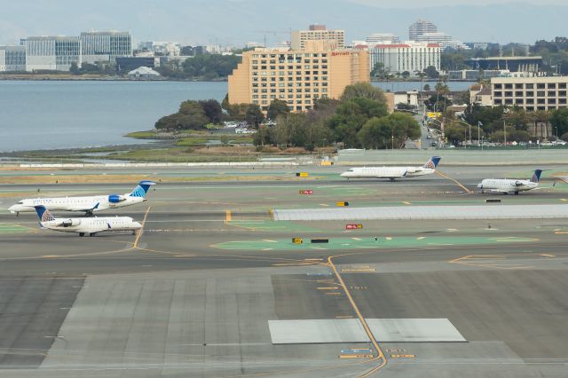 Canadair Regional Jet CRJ-200 (N877AS)