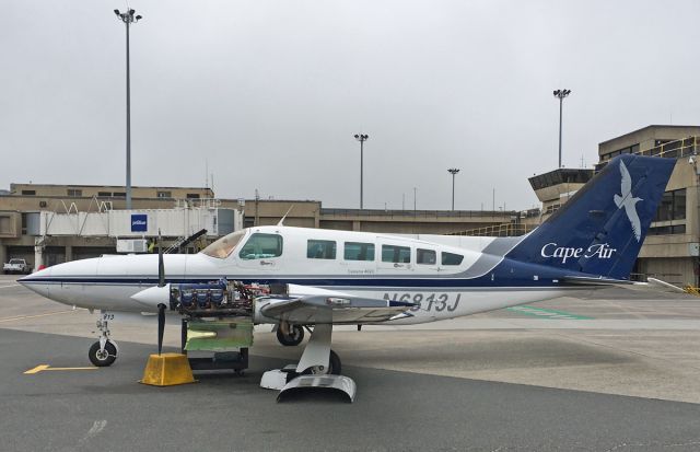 Cessna 402 (N6813J)