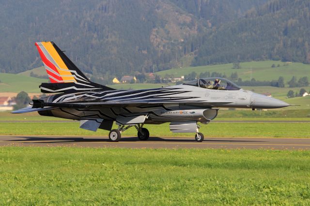 Lockheed F-16 Fighting Falcon (SFR123)