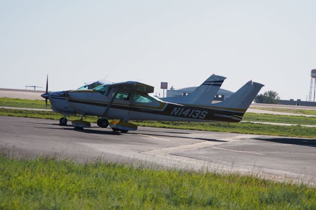 Cessna Skylane (N1413S)