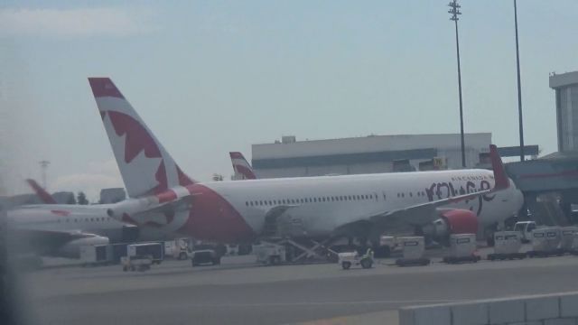 BOEING 767-300 (C-GHLQ) - Nice to catch Air Canada Rouge again!