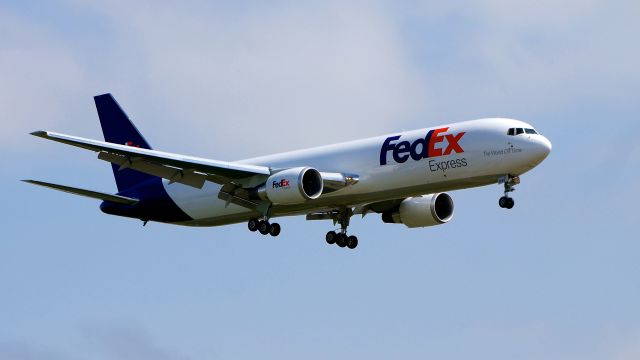 BOEING 767-300 (N178FE) - BOE629 on final to Rwy 16R to complete a C2 flight on 8.7.19. (B767-3S2F(ER) / ln 1187 / cn 63109).