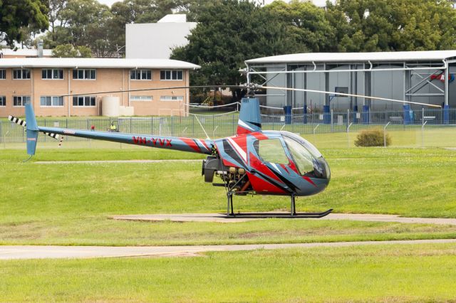 Robinson R-22 (VH-YVX)