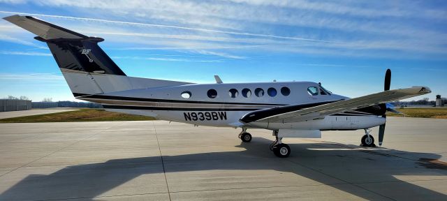 Beechcraft Super King Air 300 (N939BW) - 12-04-21