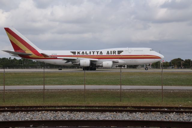 Boeing 747-400 (N744CK)