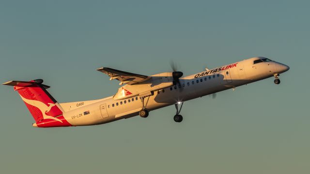 de Havilland Dash 8-400 (VH-LQK)