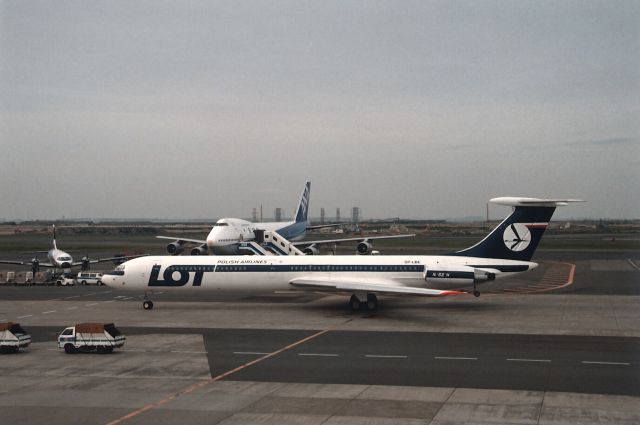 Ilyushin Il-62 (SP-LBE) - Taxing at Tokyo-Haneda Intl Airport on 1987/05/28 "Spesial VIP Flight "