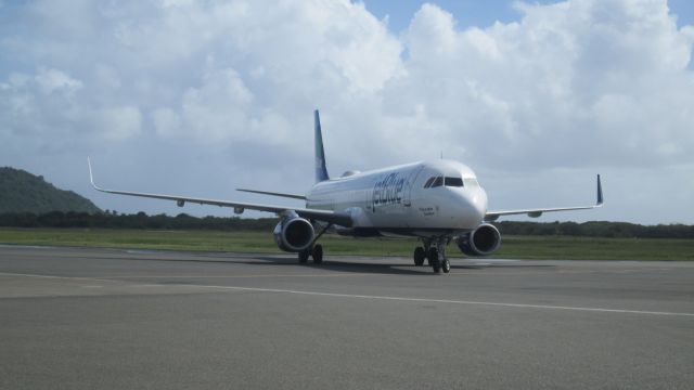 Airbus A321 (N935JB)