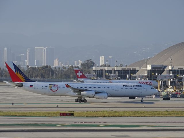 Airbus A340-300 (RP-C3436)