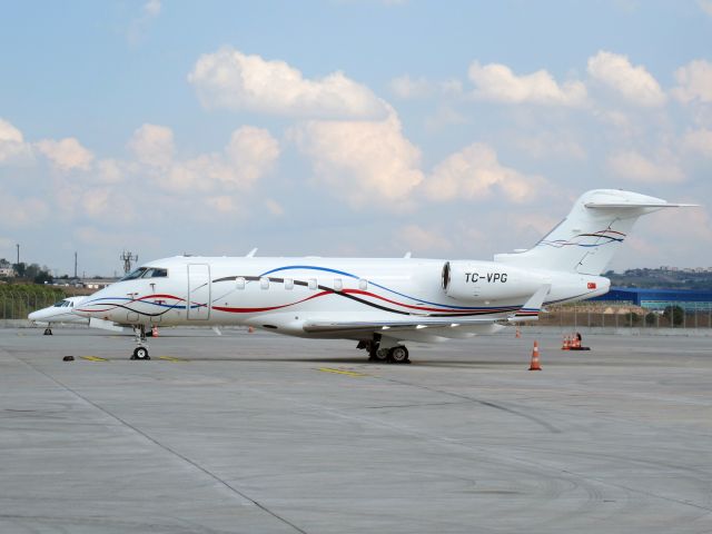 Bombardier Challenger 300 (TC-VPG)