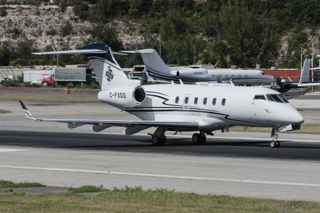 Bombardier Challenger 300 (C-FXGO)