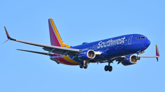 Boeing 737-800 (N8683D) - Southwest Airlines Boeing 737-800 (N8683D) arrives at KRDU Rwy 23R on 12/04/2019 at 4:06 pm.