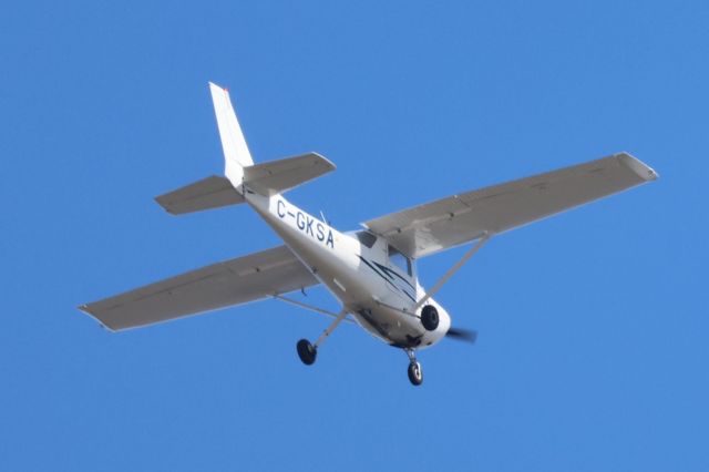 Cessna Commuter (C-GKSA) - C-GKSA Cessna Commuter 150M Montréal Flying Club. Altitude 514 Mètres. Vitesse 101 KM/H. Survolant la ville de Lavaltrie QC. Le 01-05-2025 à 14:19.