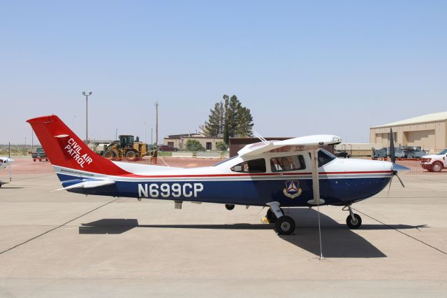 Cessna Skylane (N699CP)