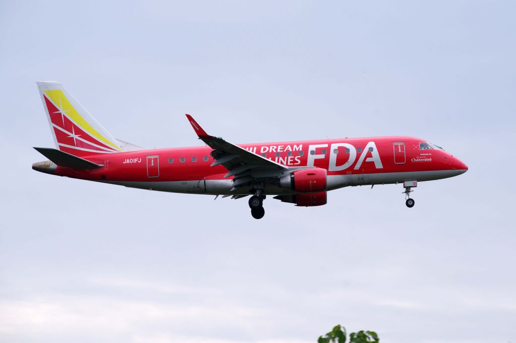 Embraer 170/175 (JA10FJ)