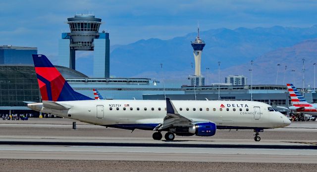 EMBRAER 175 (long wing) (N257SY) - N257SY Delta Connection Embraer ERJ-175LR (ERJ-170-200 LR) s/n17000648 - Las Vegas - McCarran International (LAS / KLAS)br /USA - Nevada,  April 5, 2019br /Photo: TDelCoro