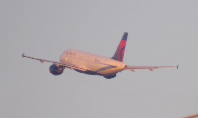 Airbus A319 (N319NB) - This photo may be bad, but it shouldnt matter if it is in super graphic.