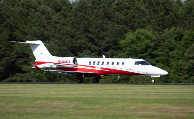 Bombardier Learjet 75 (N495RJ)