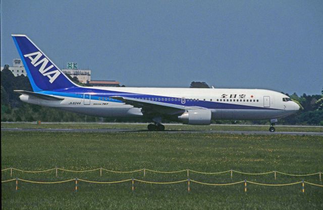 BOEING 767-200 (JA8244) - Departure at Narita Intl Airport Rwy16R on 1996/05/25