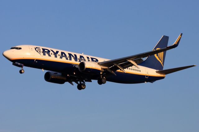 Boeing 737-800 (EI-DAC)