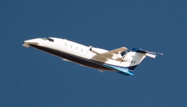 Piaggio P.180 Avanti (N611GT) - Aircraft is departing from 27 at Carson City