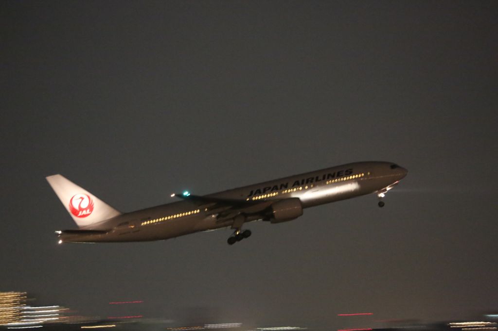 Boeing 777-200 (JA010D)