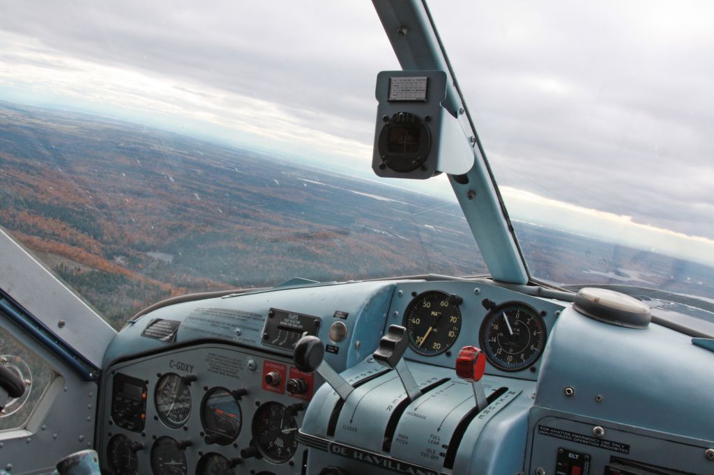 De Havilland Canada DHC-2 Mk1 Beaver (C-GDXY) - Cockpit Beaver en vol