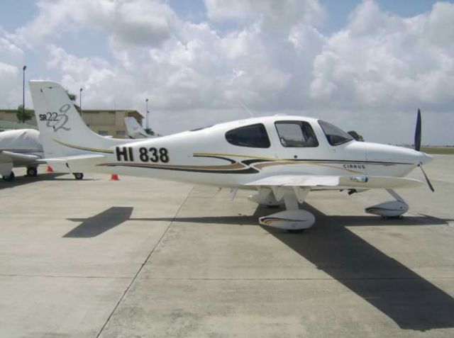 Cirrus SR-22 (HI838)