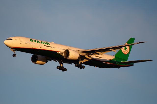 BOEING 777-300ER (B-16708) - Golden Hour arriving into the 28s. 