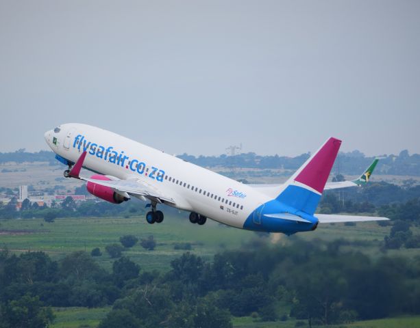 Boeing 737-800 (ZS-SJT)