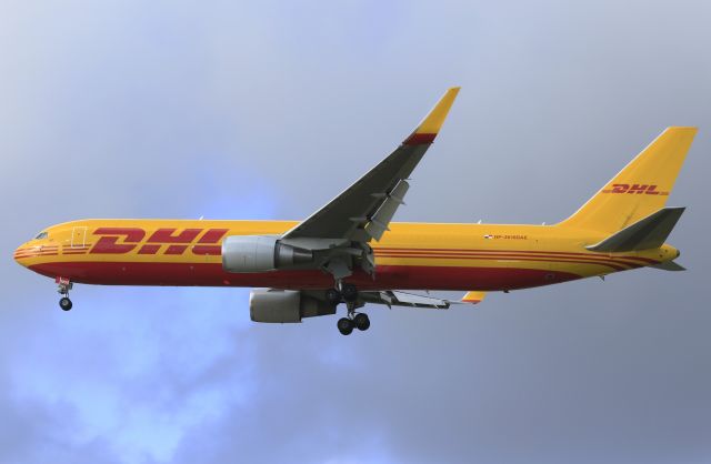 BOEING 767-300 (HP-3610DAE)