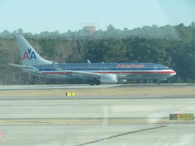 Boeing 737-800 (N921NN) - Americans new retro livery!