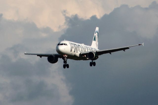 Airbus A319 (N938FR) - Frontier Airbus approaching Nashville through stormy skies.