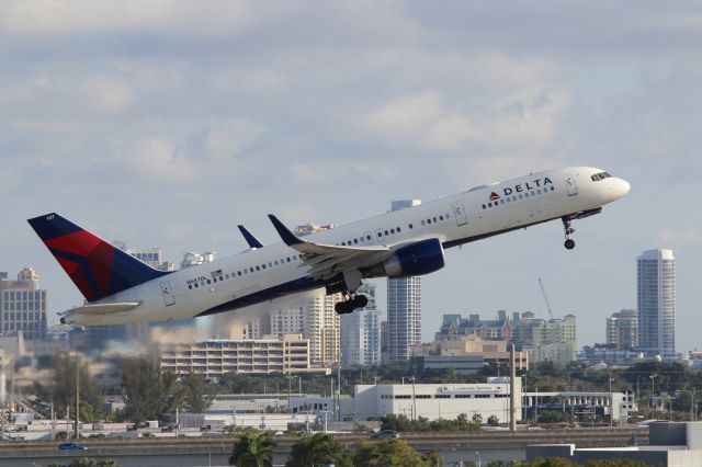 Boeing 757-200 (N687DL) - Delta Airlines (DL) N687DL B757-232 [cn27586]br /Fort Lauderdale (FLL). Delta Airlines flight DL1573 just taken off from Runway 09L departs for Seattle Tacoma (SEA).br /Taken from Terminal 1 car park roof level br /2018 04 07br /a rel=nofollow href=http://alphayankee.smugmug.com/Airlines-and-Airliners-Portfolio/Airlines/AmericasAirlines/Delta-Airlines-DL/https://alphayankee.smugmug.com/Airlines-and-Airliners-Portfolio/Airlines/AmericasAirlines/Delta-Airlines-DL//a