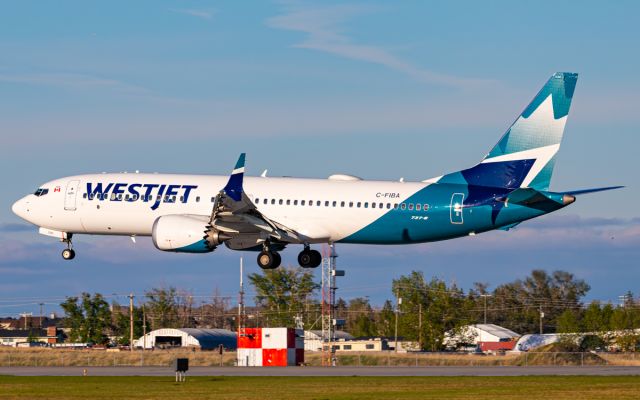 Boeing 737 MAX 8 (C-FIBA)