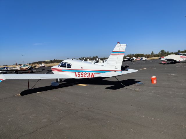 Piper Cherokee (N5923W)