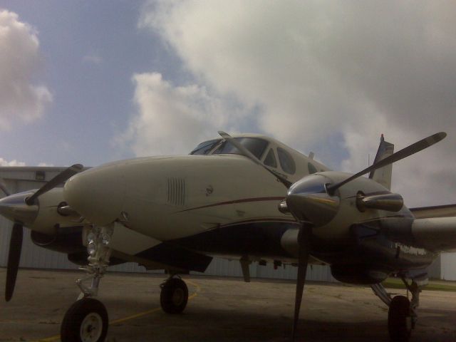 Beechcraft King Air 90 (N722VB)