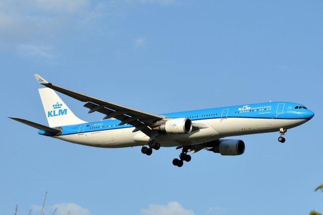 Airbus A330-300 (PH-AKA) - KLM 643 from Amsterdam 