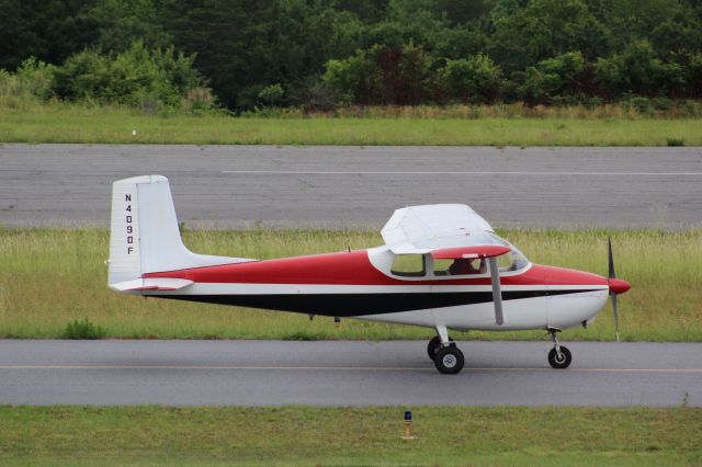 Cessna Skyhawk (N4090F)