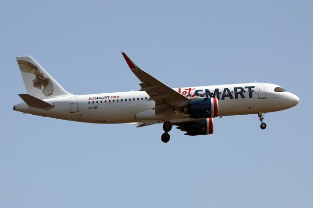 Airbus A320 (CC-DII)