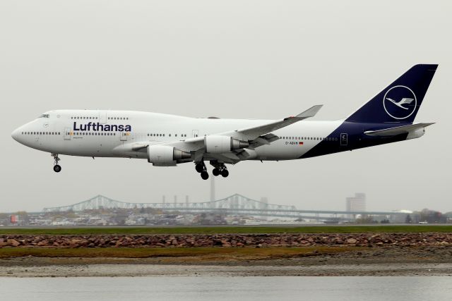 Boeing 747-400 (D-ABVM) - 'Lufthansa 422' arriving from Frankfurt