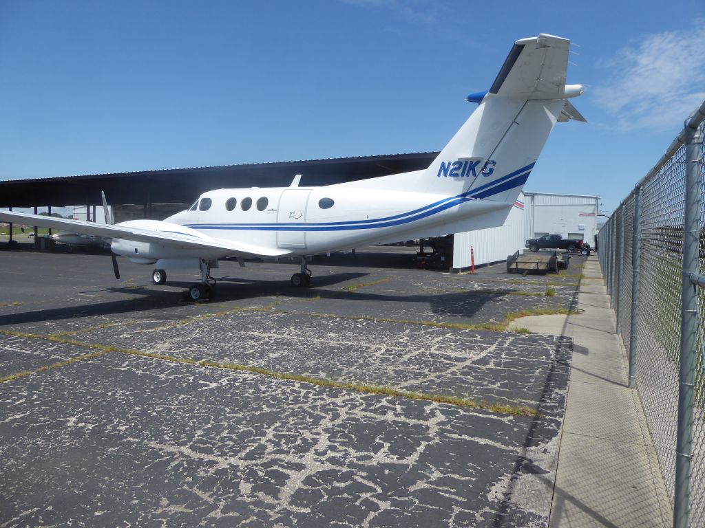 Beechcraft King Air 90 (N21KG)