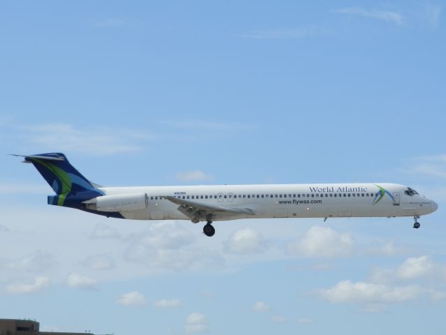 McDonnell Douglas MD-83 (N802WA)