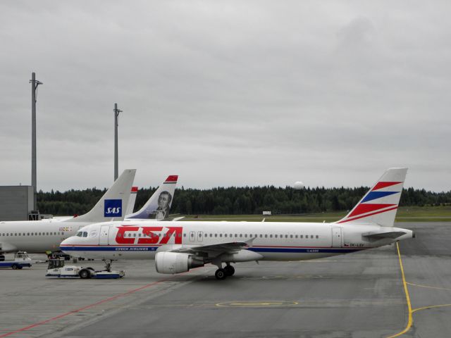 Airbus A320 (OK-LEF)