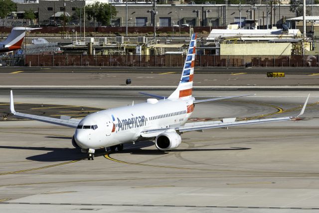 Boeing 737-800 (N866NN)