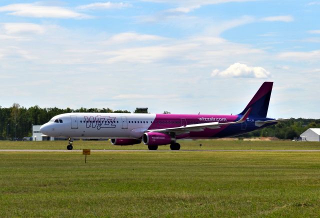 Airbus A321 (HA-LXS) - EPLB
