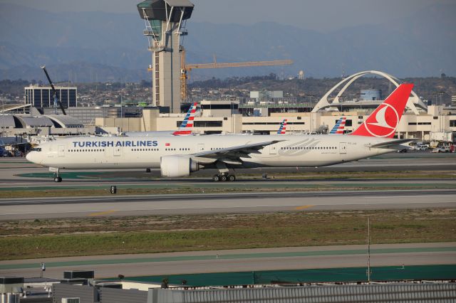 BOEING 777-300ER (TC-JJJ)