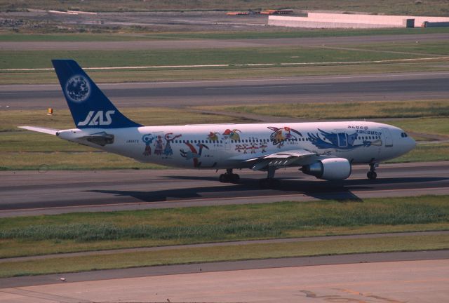 Airbus A300F4-200 (JA8472) - Taxing at Tokyo-Haneda Intl Airport on 2001/10/13