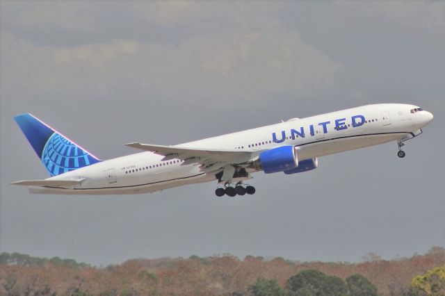 Boeing 777-200 (N771UA) - Departing on March 11, 2020