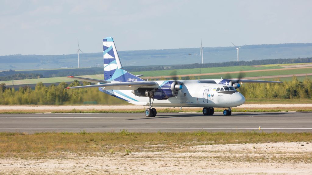 Antonov An-26 (UR-CQD)